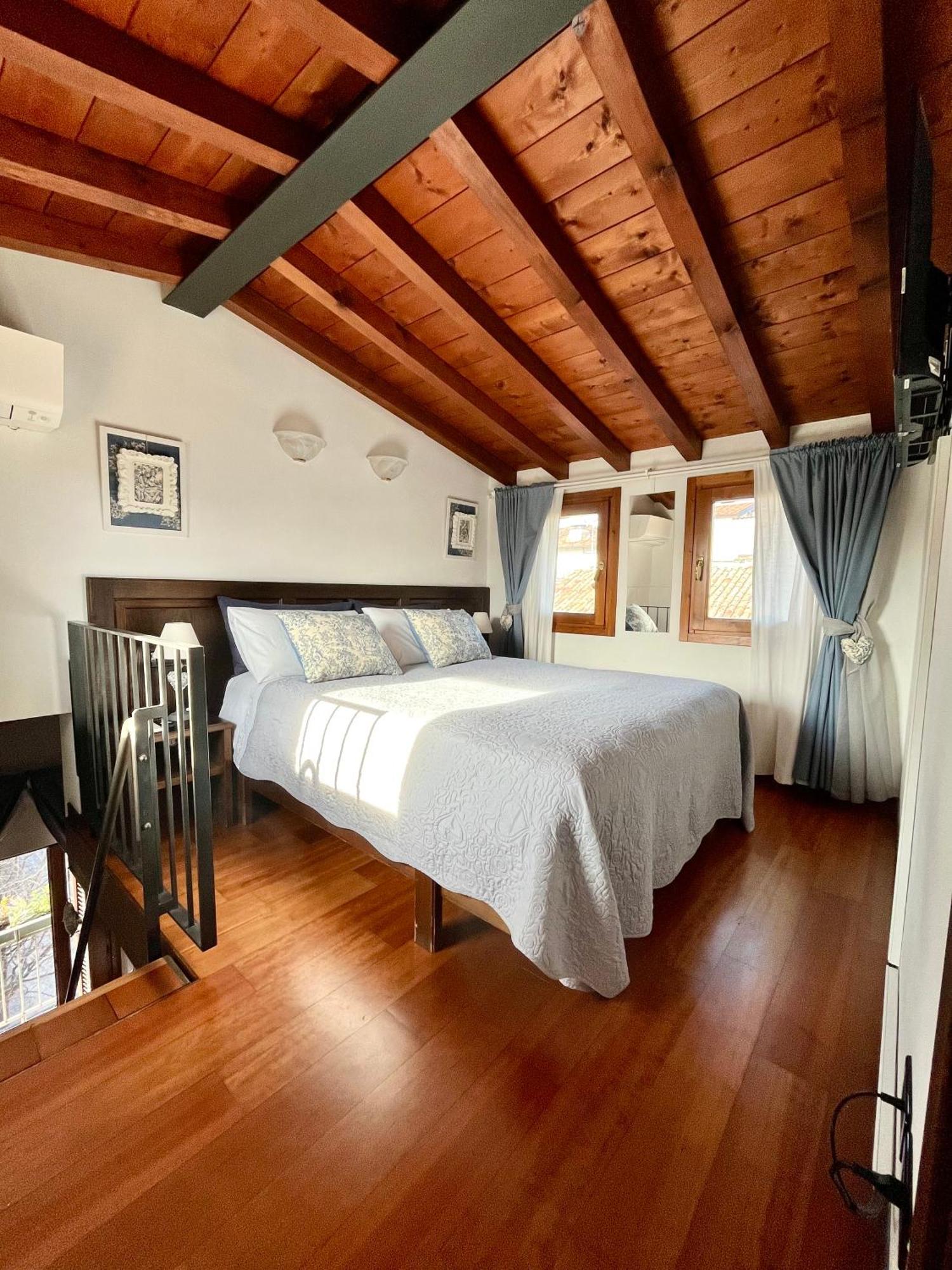 Porto Valentino Apartment Sirmione Exterior foto