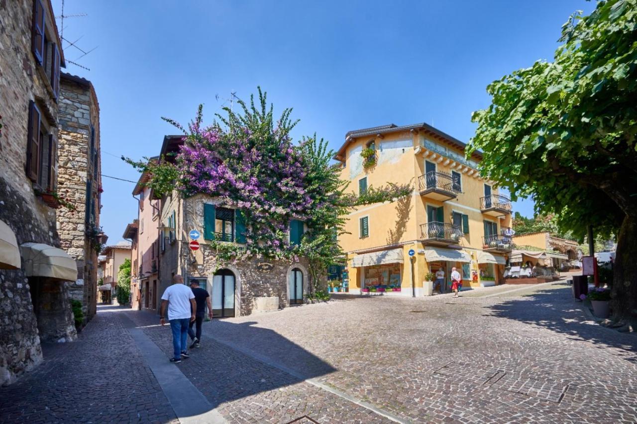Porto Valentino Apartment Sirmione Exterior foto
