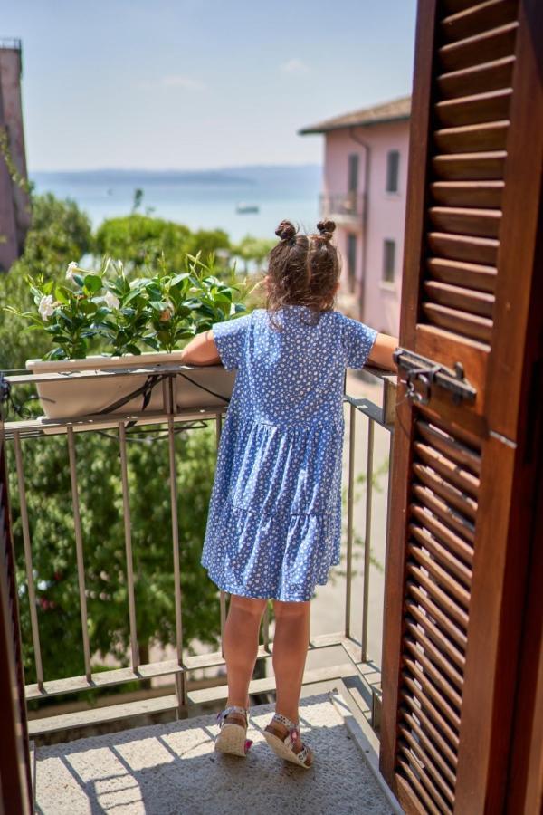 Porto Valentino Apartment Sirmione Exterior foto